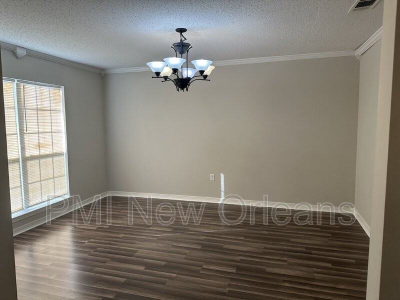 1038 Sun Valley Ln - Photo 5 of 23