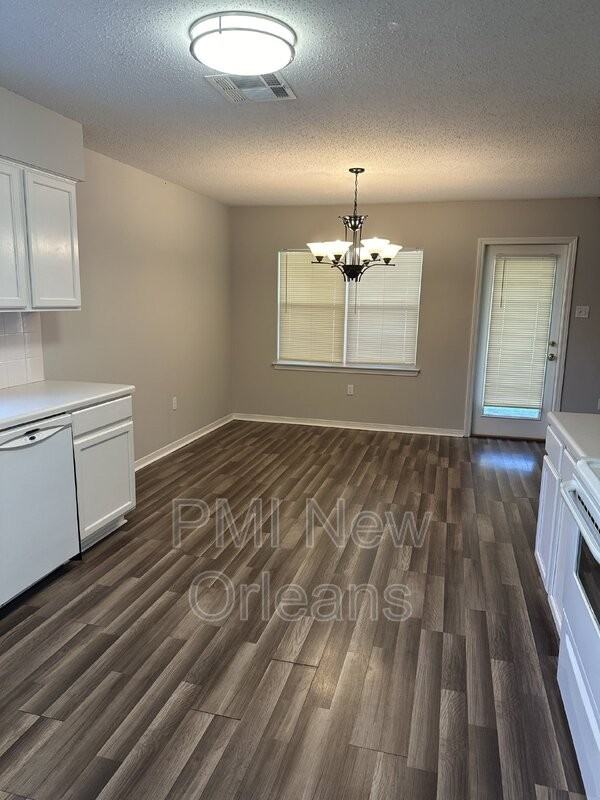 1038 Sun Valley Ln - Photo 7 of 23