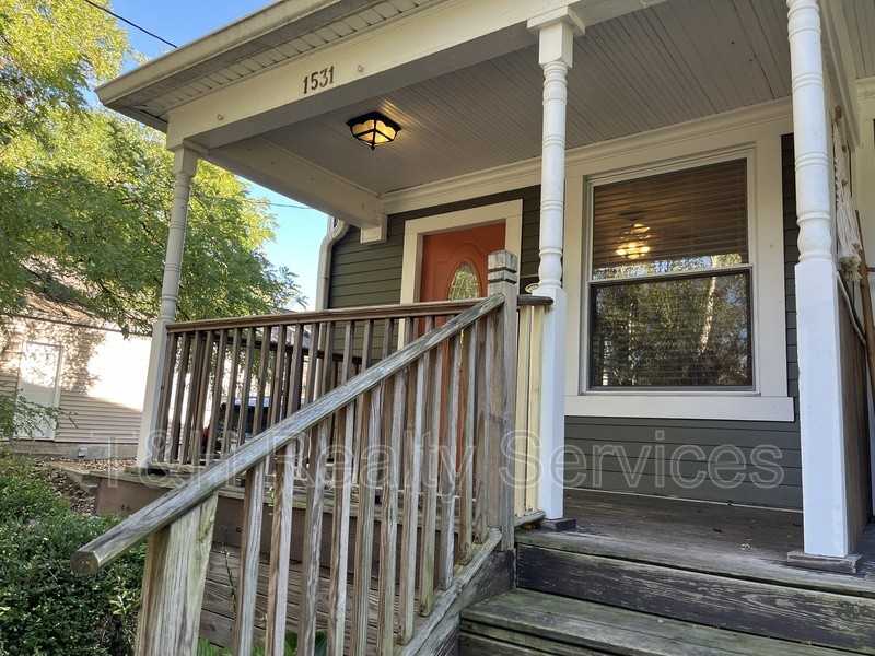 1531 Sturm Ave - Photo 2 of 31