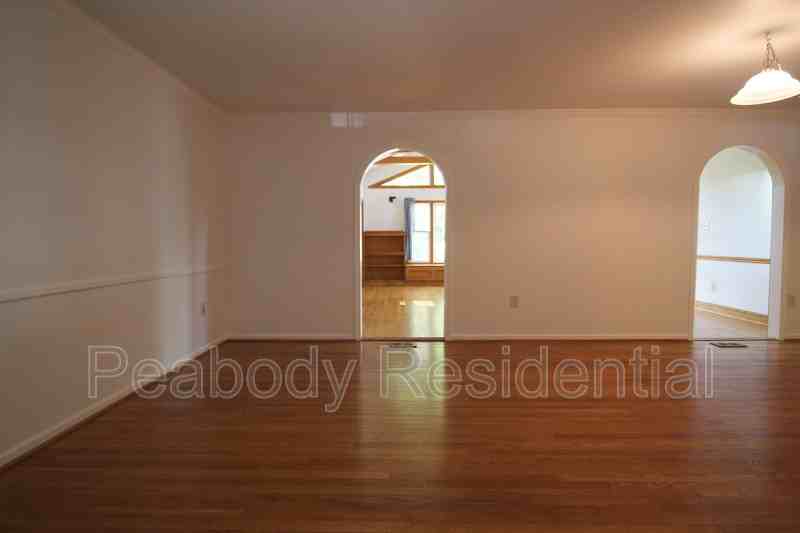 7850 Godolphin Dr - Photo 2 of 28