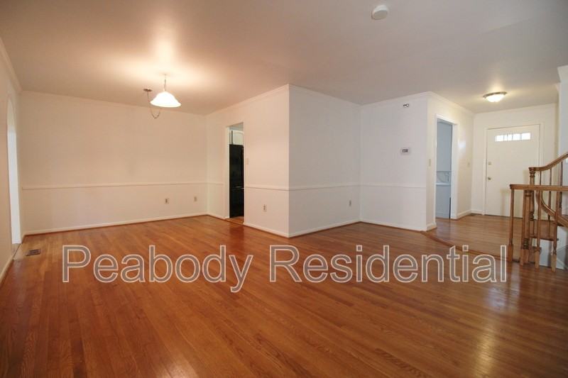 7850 Godolphin Dr - Photo 3 of 28