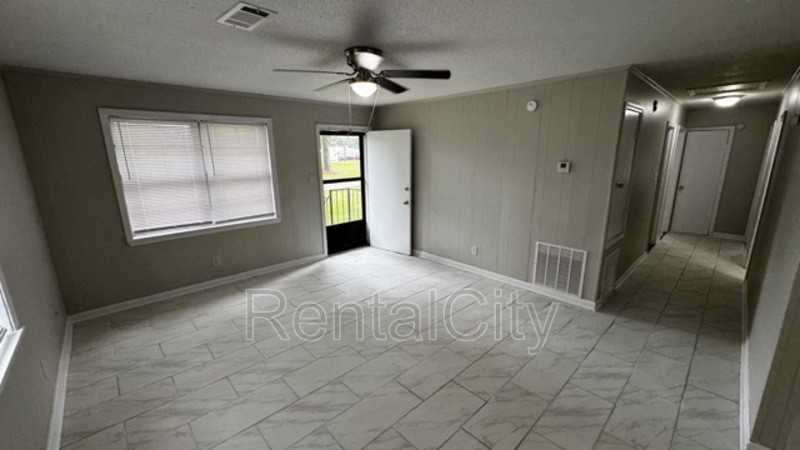 24 Navy Dr - Photo 3 of 18