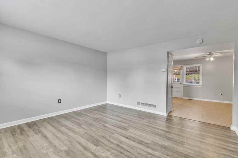 4736 Vancouver Rd - Photo 2 of 22