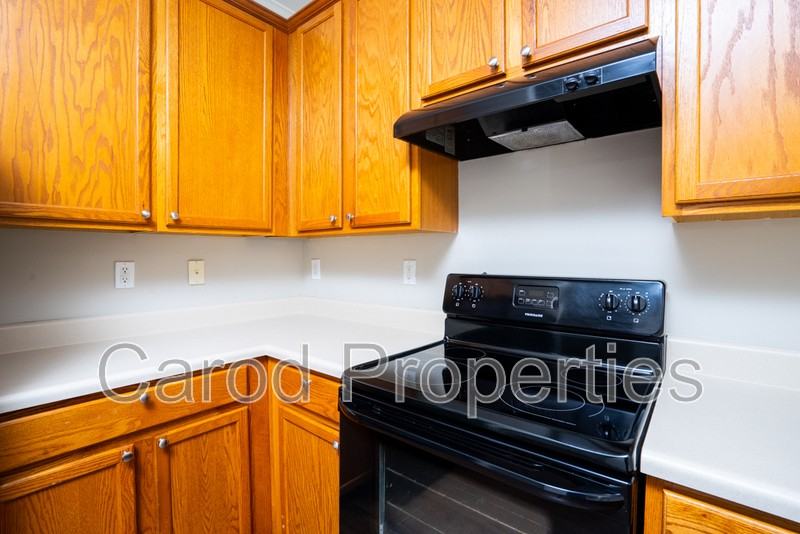 8829 Arbor Creek Dr - Photo 7 of 26