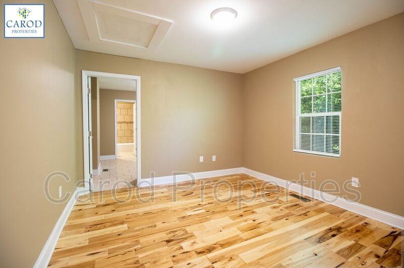 1608 Brockett Ave #A - Photo 4 of 17
