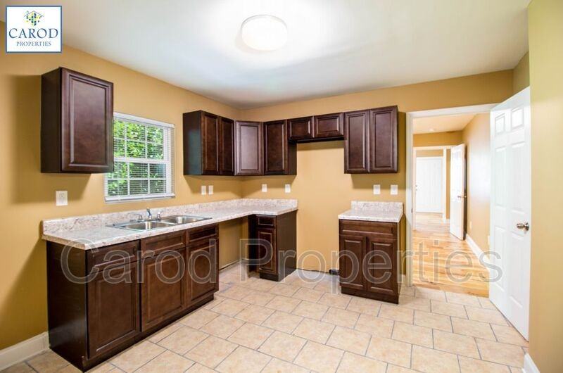 1608 Brockett Ave #A - Photo 7 of 17