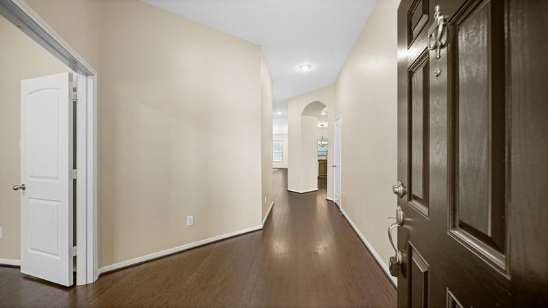 8602 Austin Thomas Dr - Photo 4 of 27