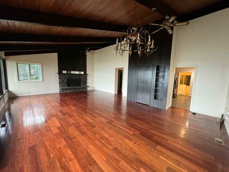 9803 Rainier Ave S - Photo 2 of 12