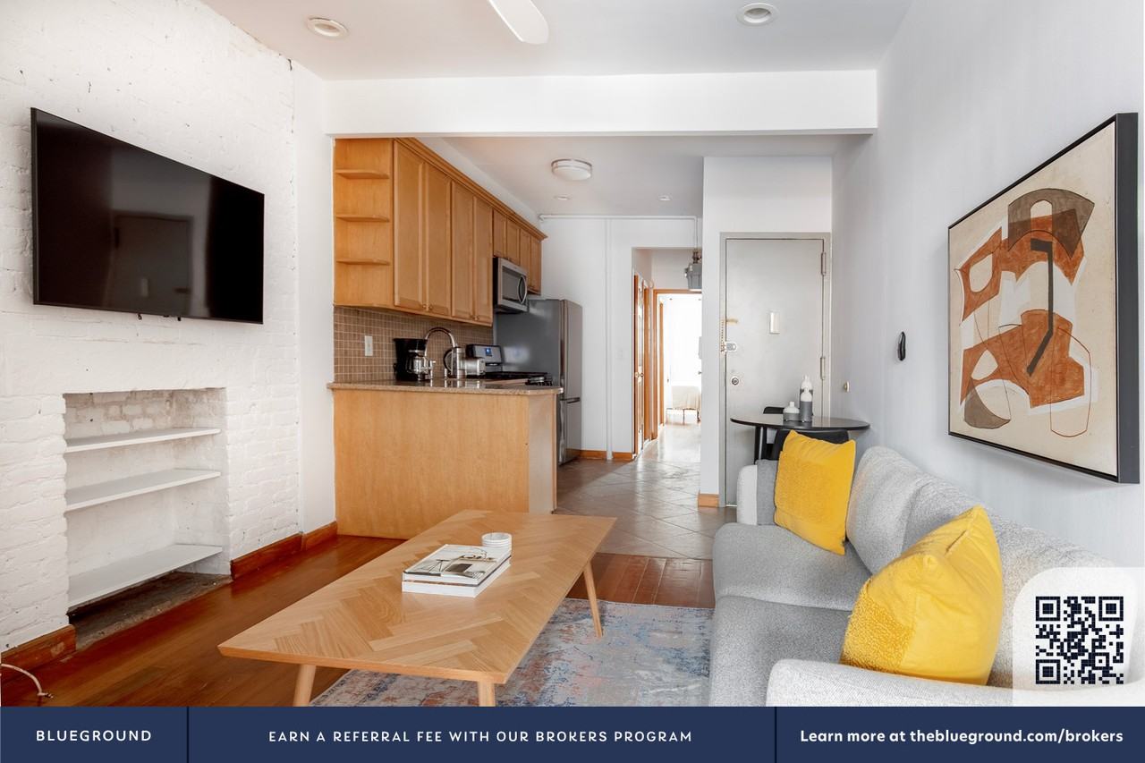 51 E Houston St #992 - Photo 4 of 20