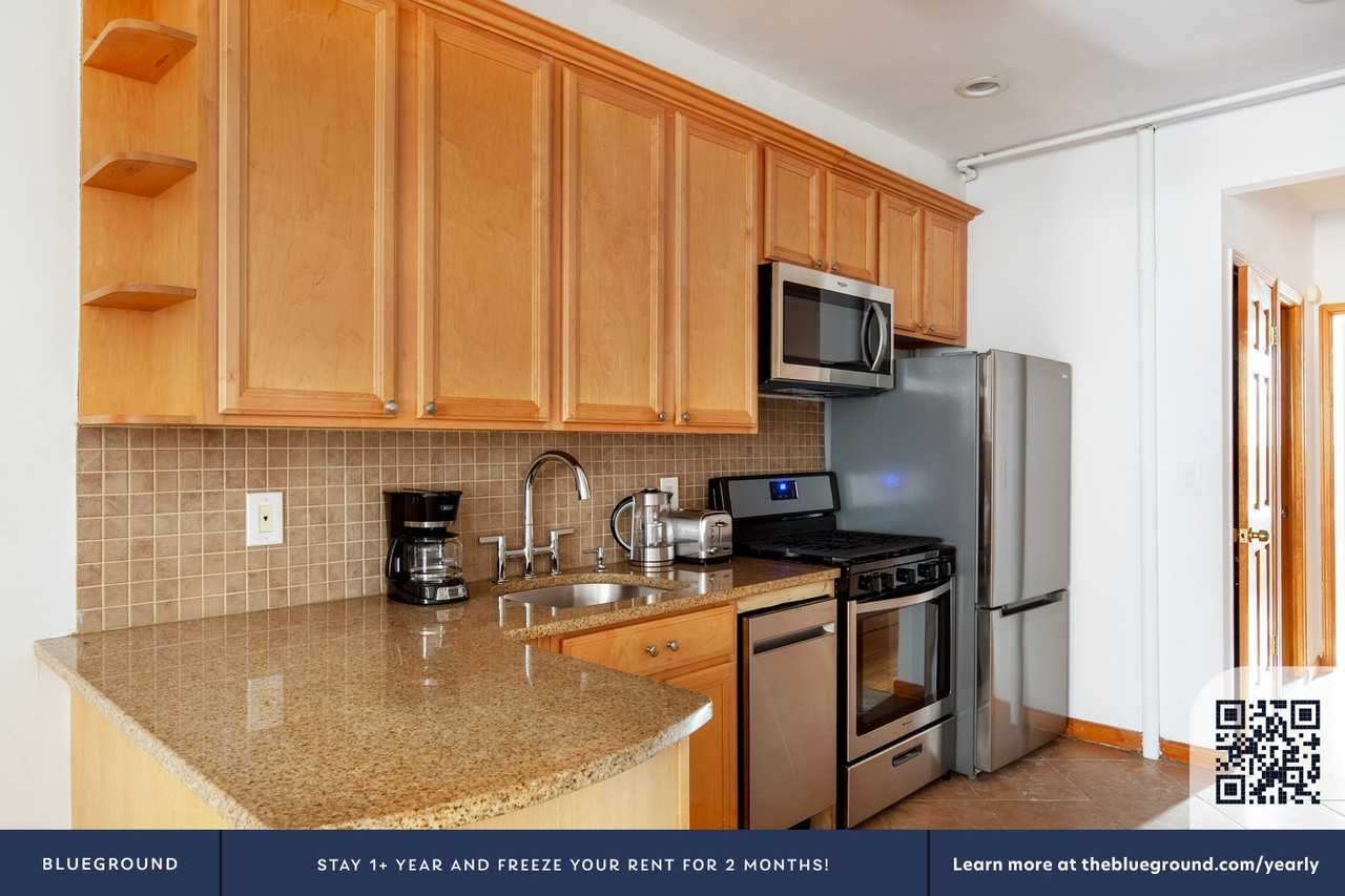 51 E Houston St #992 - Photo 7 of 20