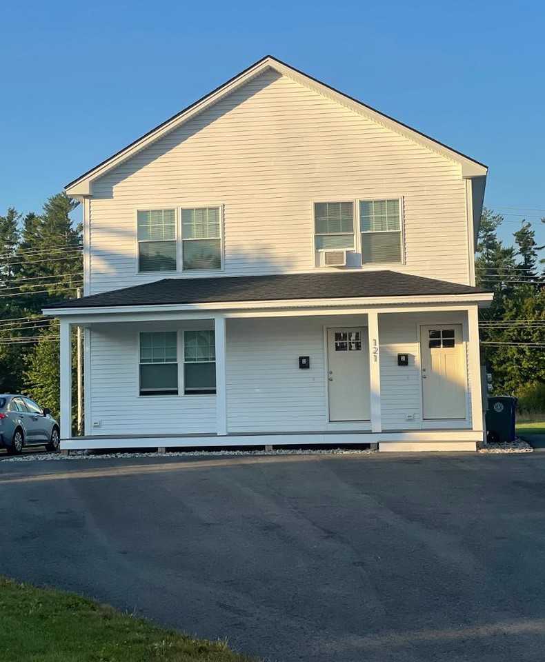 121 Elmaple Dr - Photo 2 of 10