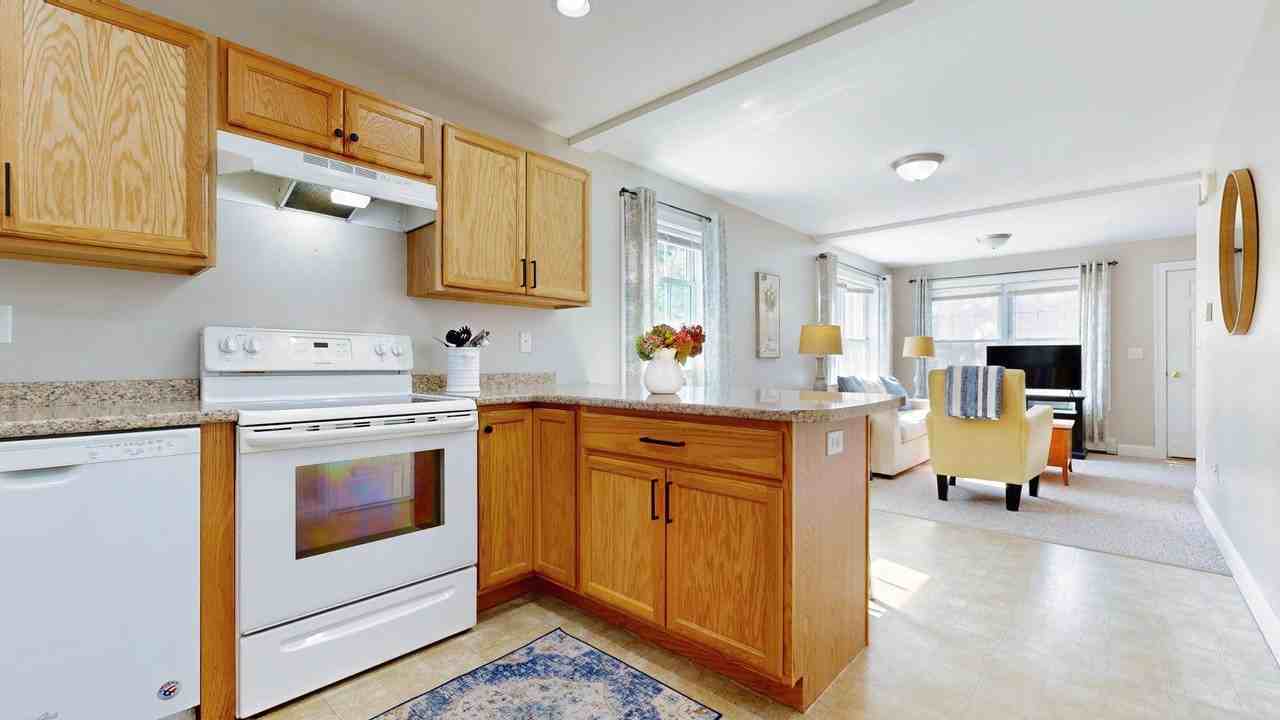 204 Hicks St - Photo 3 of 23