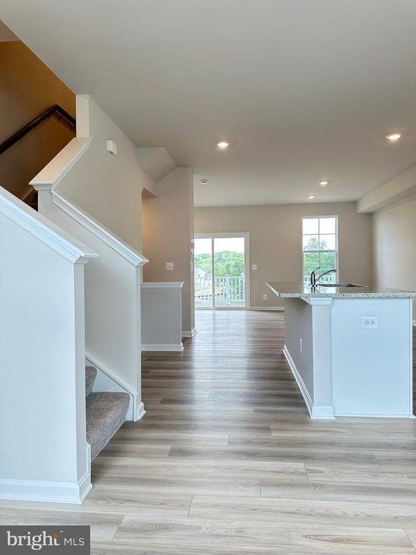 153 Tye Ct - Photo 2 of 5
