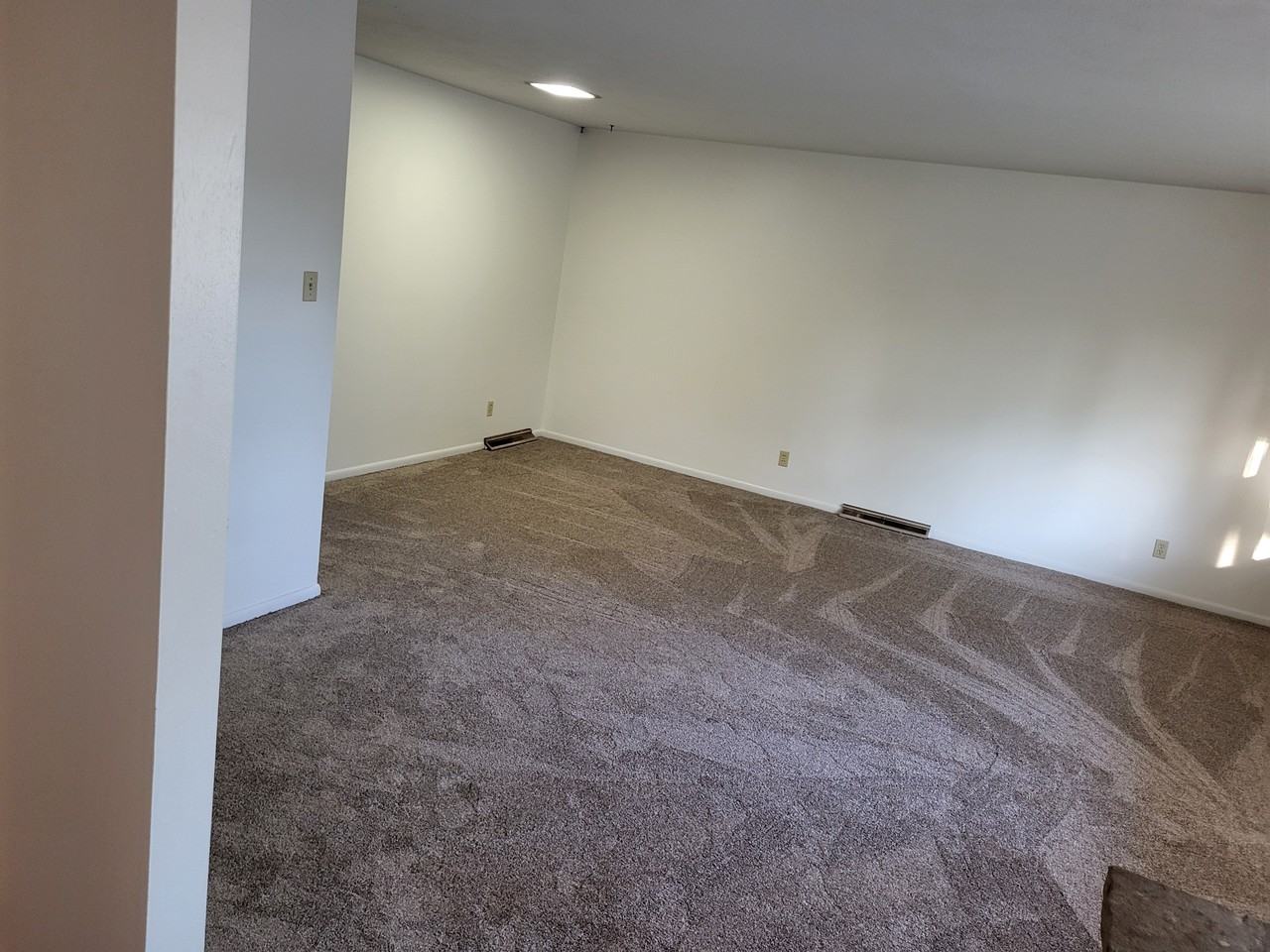 927 E 7th St #NA - Photo 5 of 20