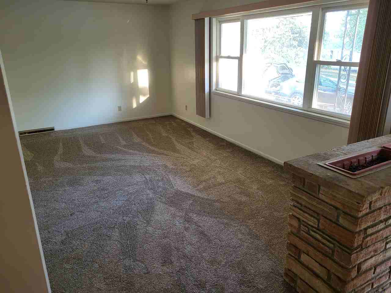 927 E 7th St #NA - Photo 6 of 20