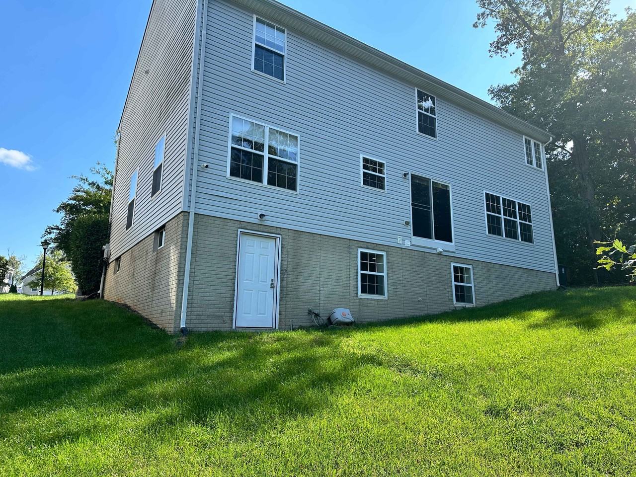 5016 69th Ave - Photo 3 of 22