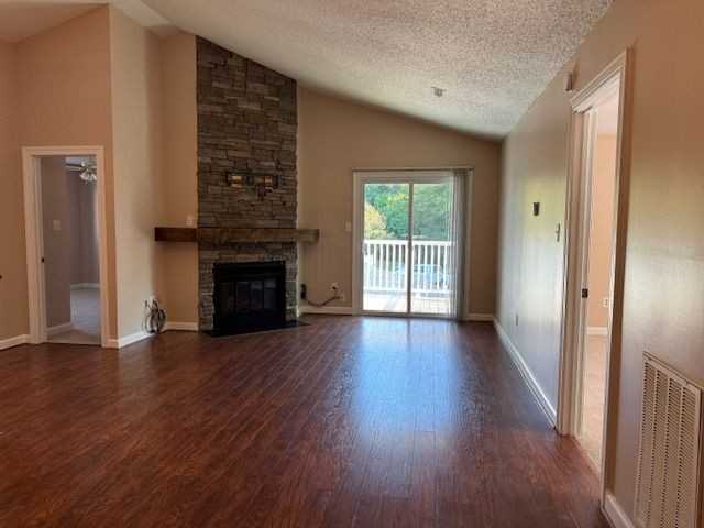 2123 Retreat Ct - Photo 2 of 12