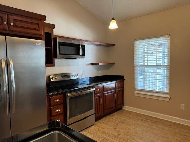 2123 Retreat Ct - Photo 6 of 12