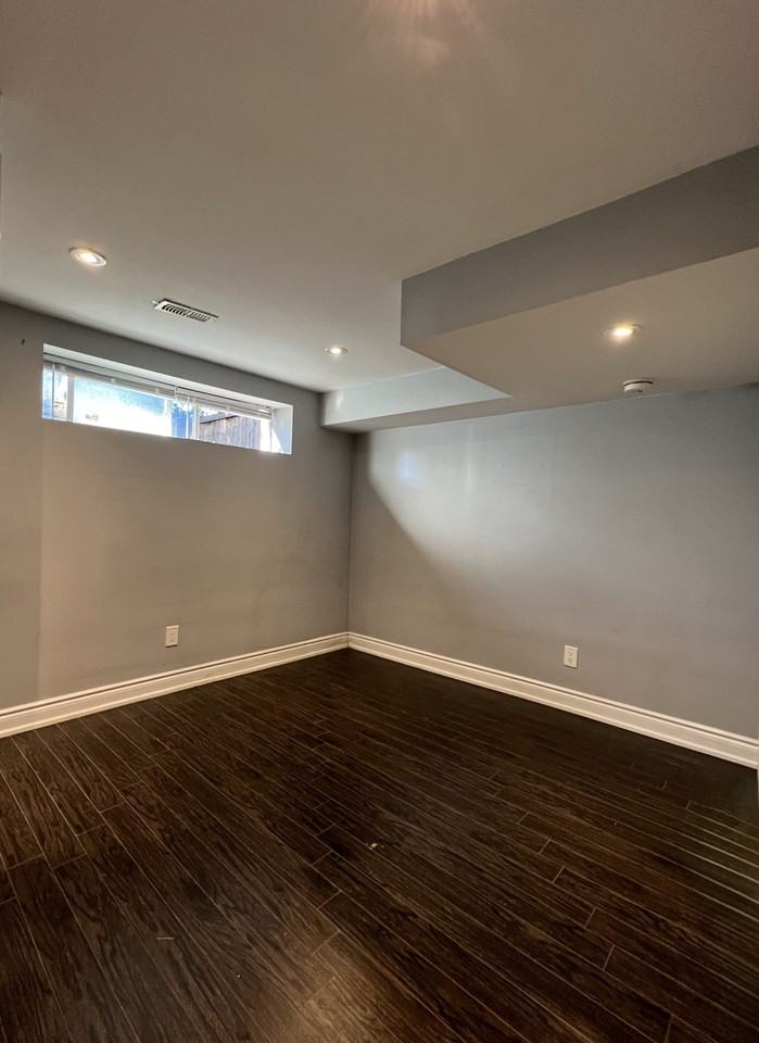 10 Burgby Ave - Photo 6 of 11