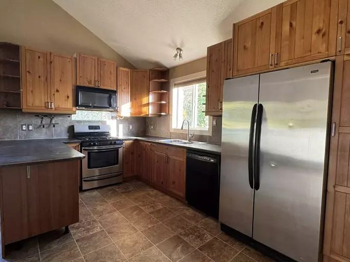 10203 93 St - Photo 2 of 10