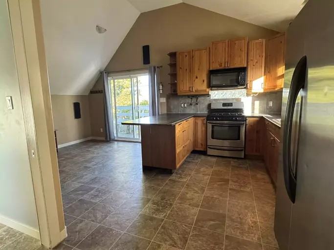 10203 93 St - Photo 3 of 10