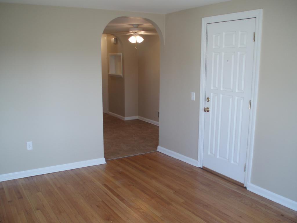 922 Melvin Ct - Photo 2 of 15