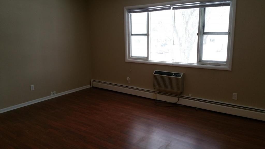 104 W Klubertanz Dr ##Apt - Photo 3 of 13