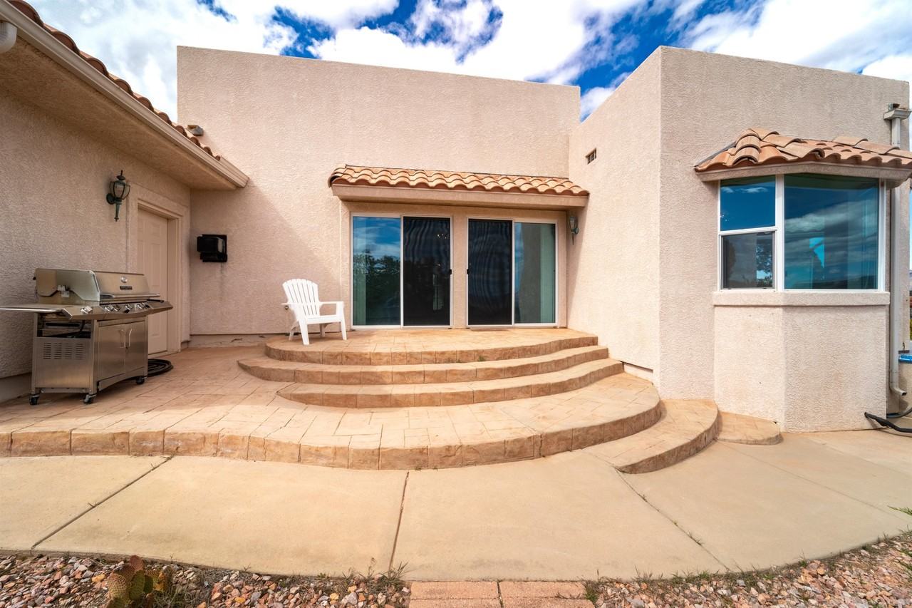 880 N Bonanza Rd - Photo 3 of 50