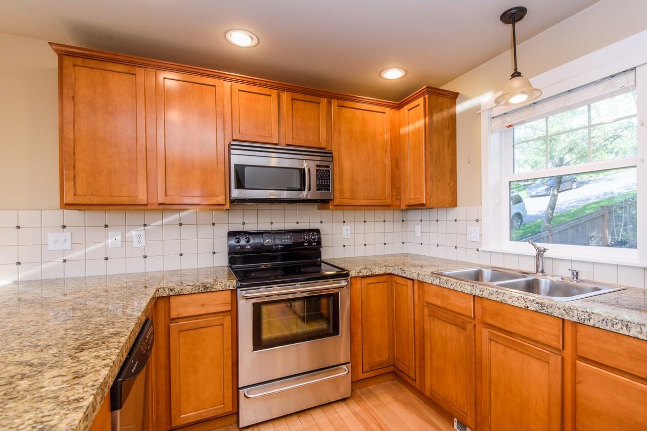 2901 S Norman St - Photo 3 of 10