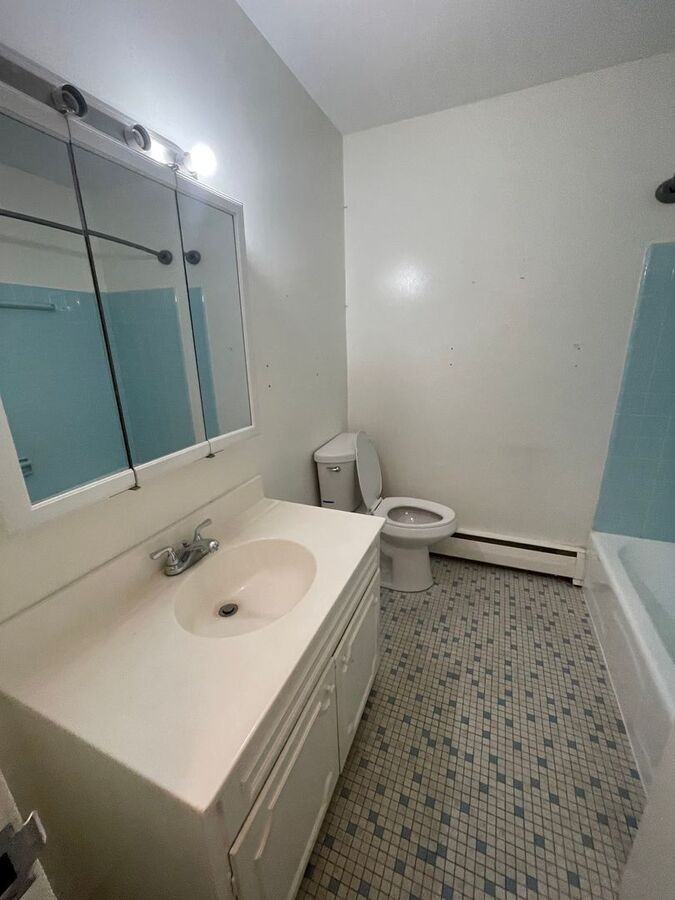 3808 W Sylvania - Photo 4 of 9