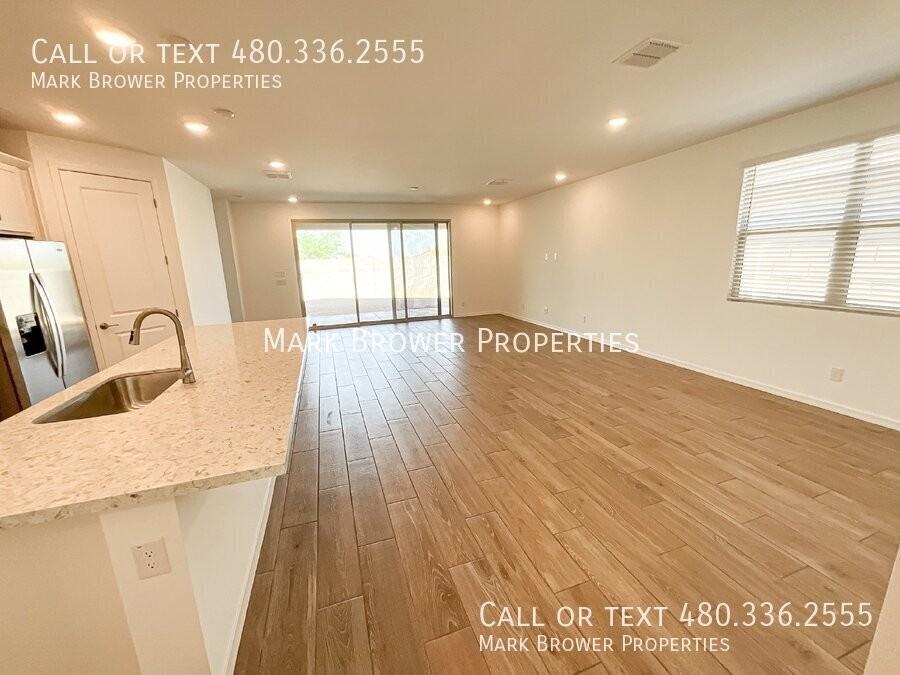 34682 N Ashwood Dr - Photo 2 of 22