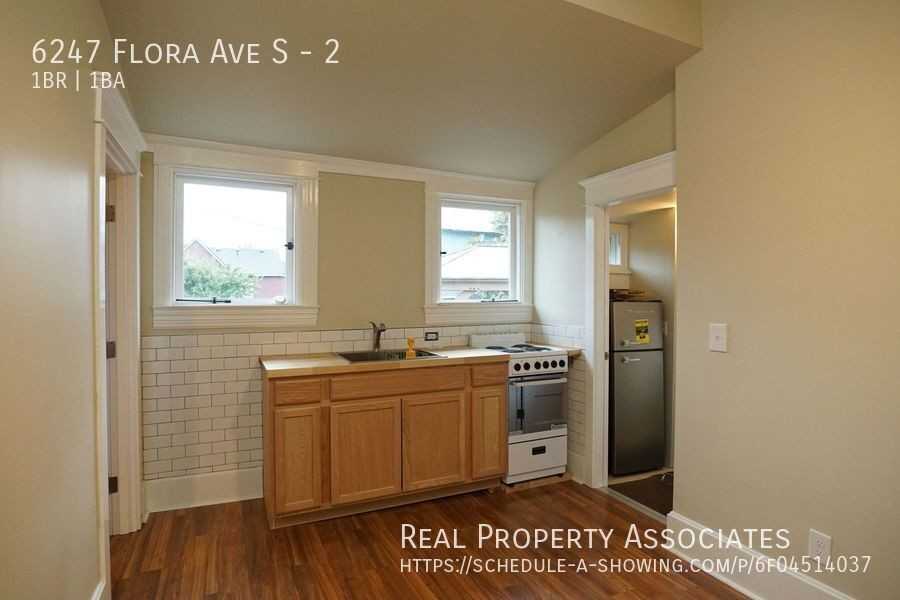 6247 Flora Ave S #2 - Photo 3 of 21
