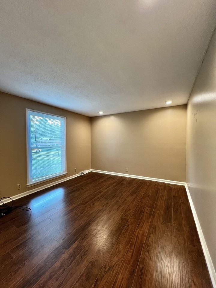 365 Welchwood Dr - Photo 5 of 14