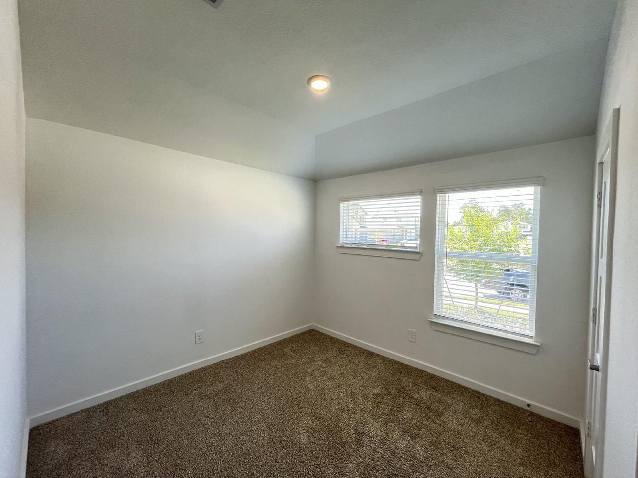 14206 Black Canyon Ln - Photo 3 of 20