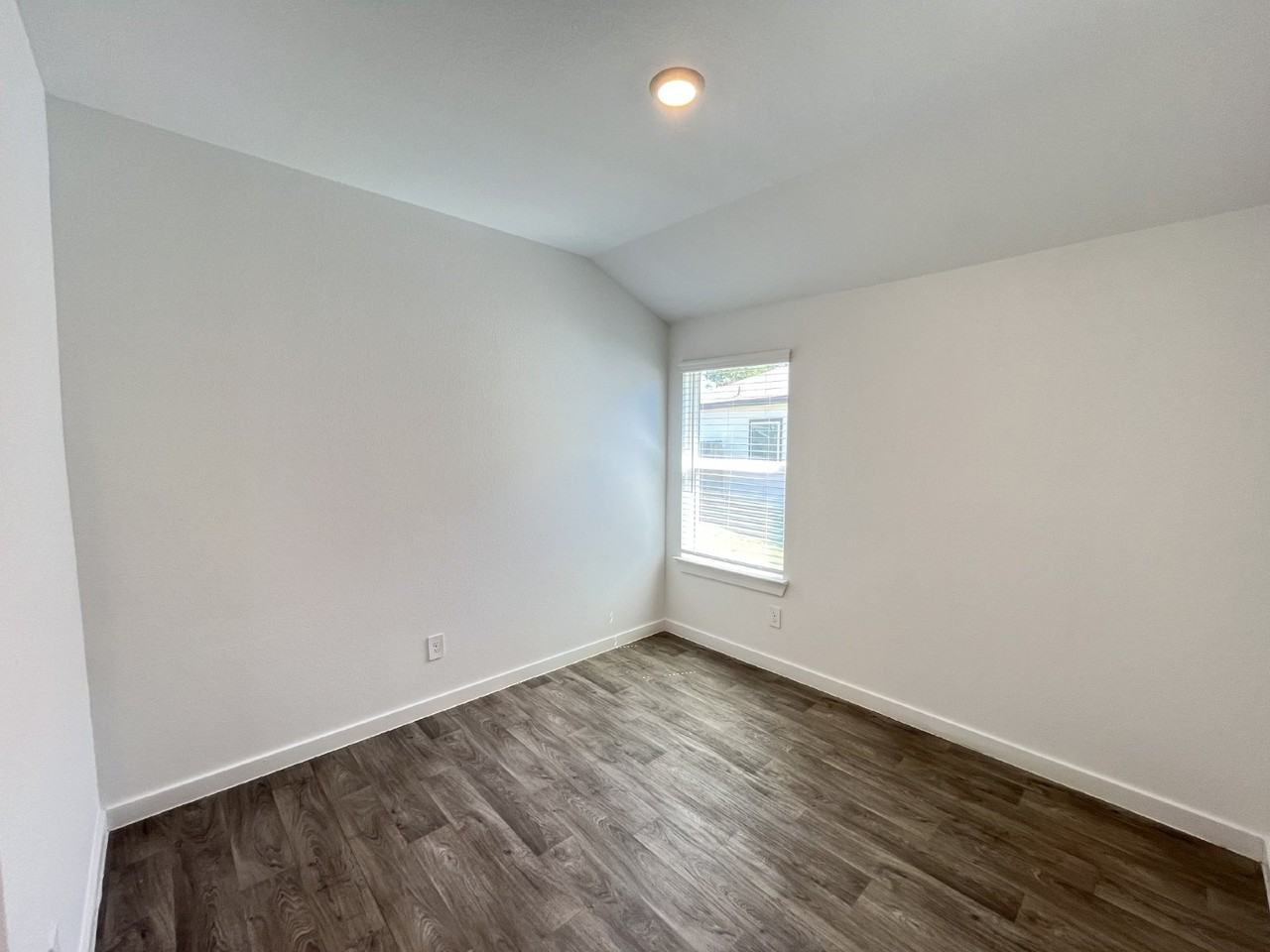 14206 Black Canyon Ln - Photo 5 of 20