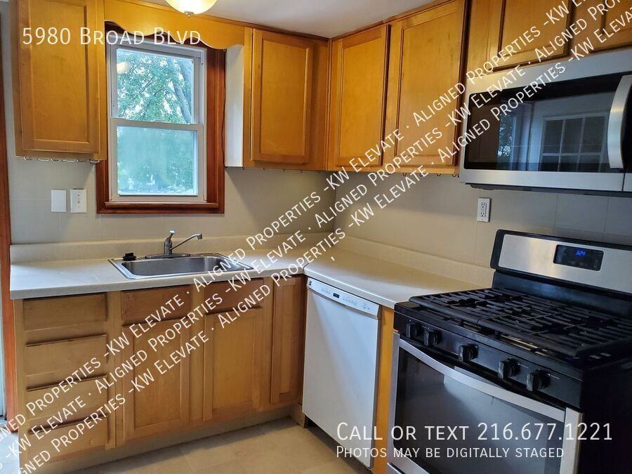 5980 Broad Blvd - Photo 2 of 32