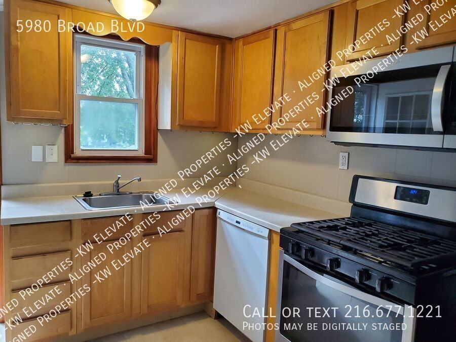 5980 Broad Blvd - Photo 3 of 32