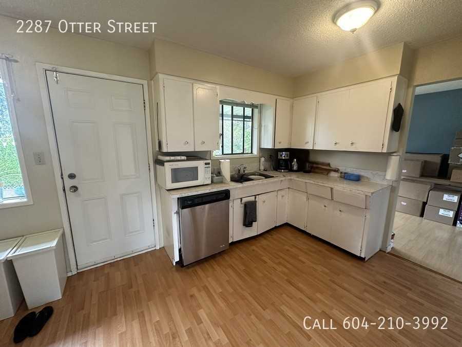 2287 Otter St - Photo 2 of 18