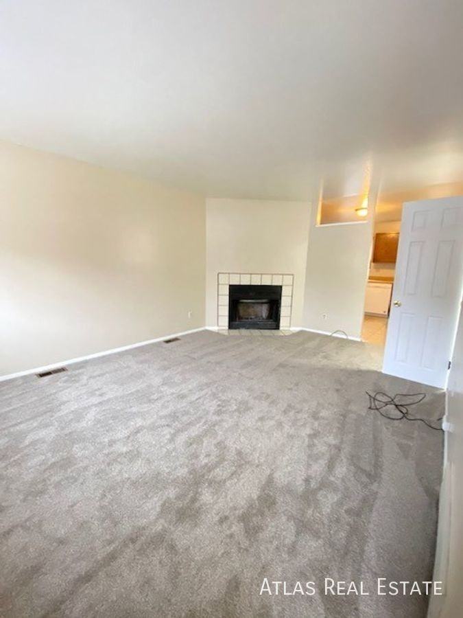 2416 Split Rock Dr - Photo 3 of 11