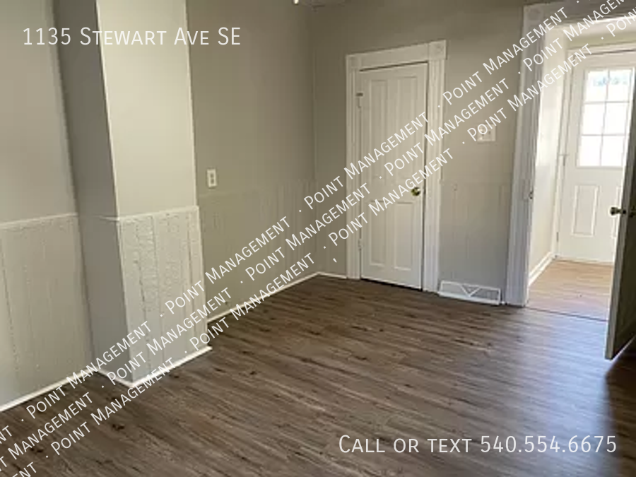 1135 Stewart Ave Se - Photo 3 of 14