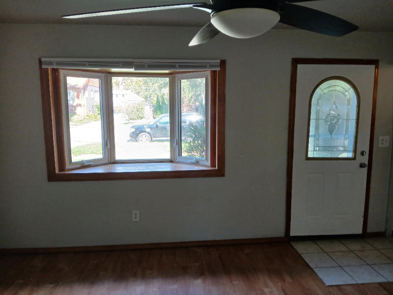 26327 Mcdonald St - Photo 2 of 18