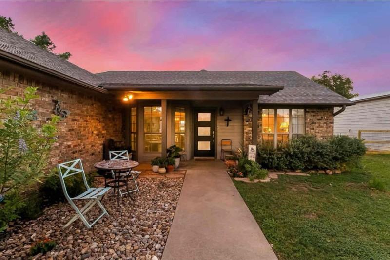 215 White Brush Dr - Photo 2 of 13