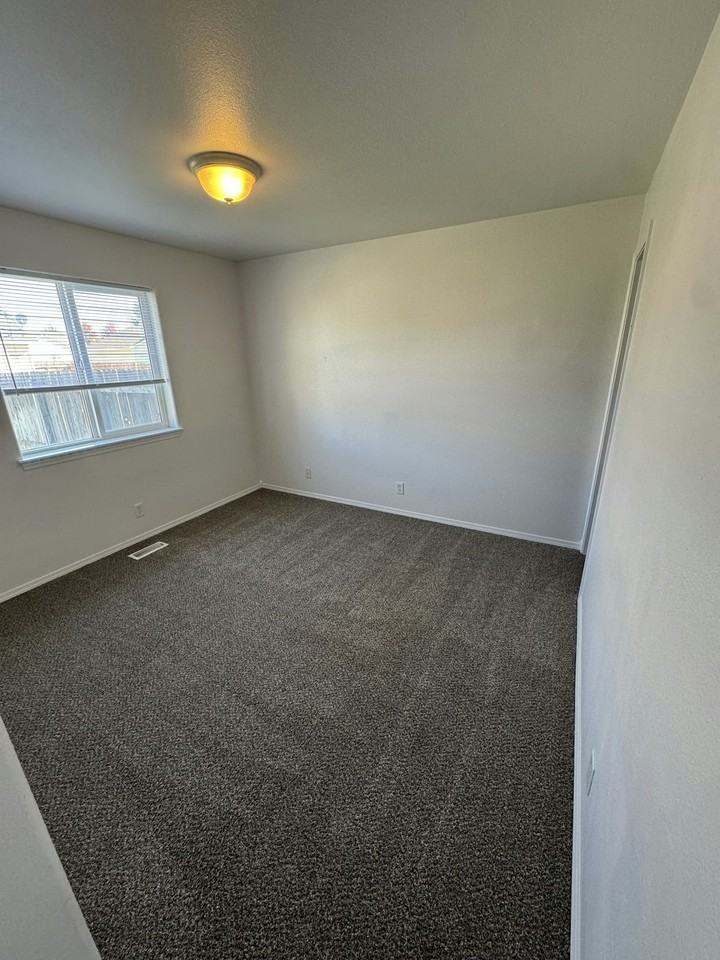 432 Northwest Wood Duck Place - Photo 7 of 10