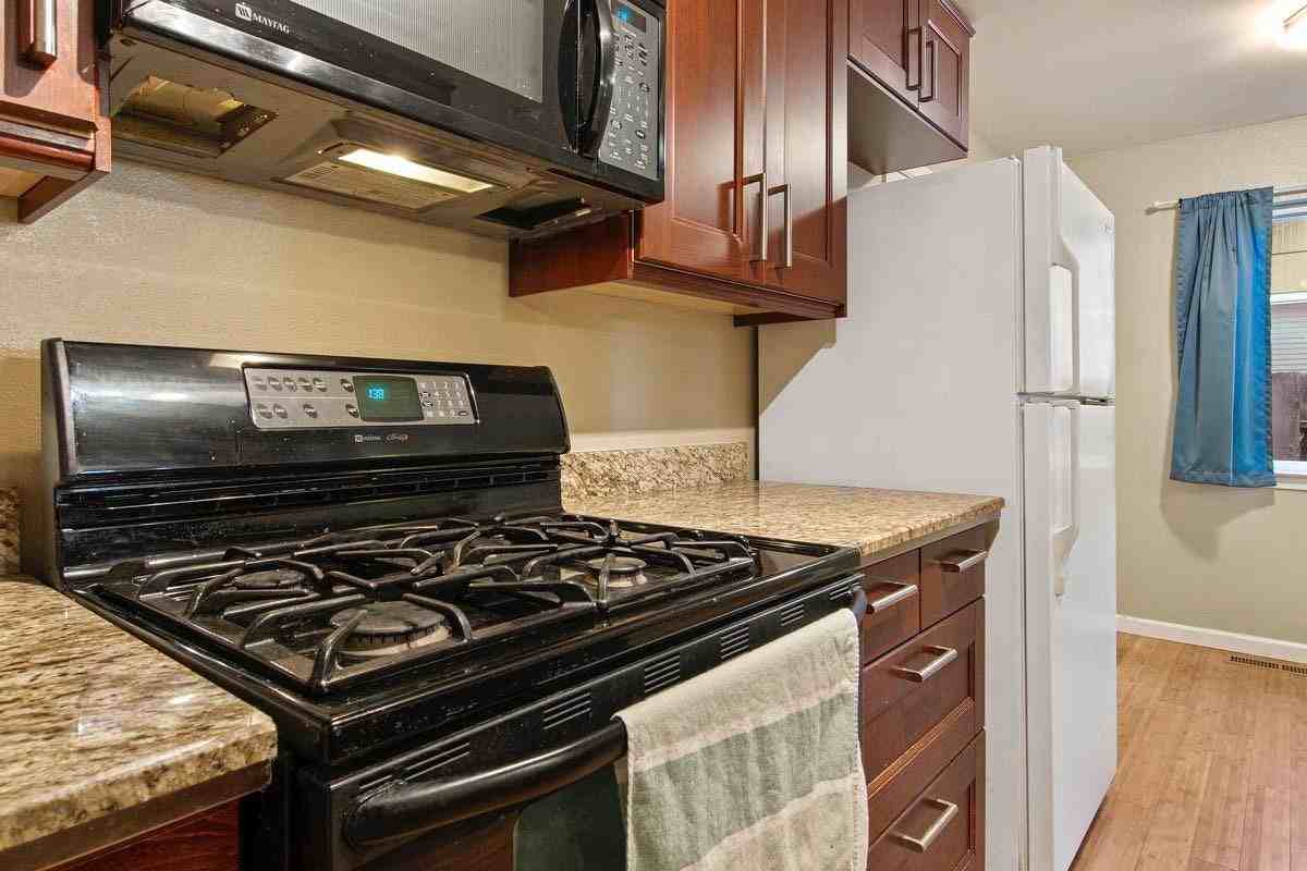 1500 60th Avenue - Photo 7 of 25