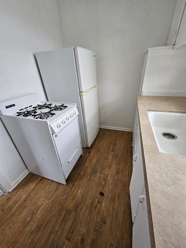 315 McDonald St - Photo 3 of 13