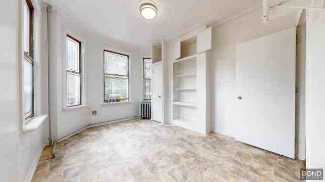 3066 Webster Ave - Photo 3 of 10