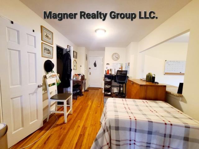 35 Oliver St - Photo 3 of 10