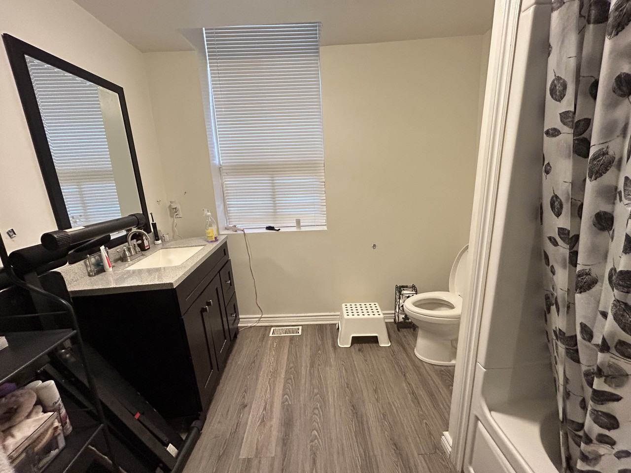 241 Bay St N #2 - Photo 2 of 10