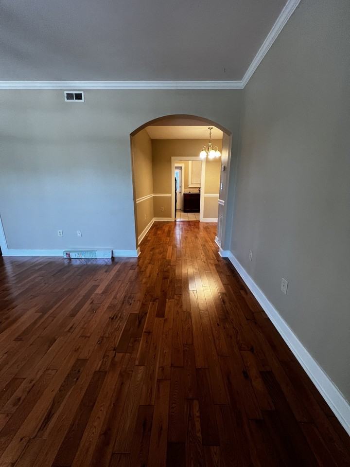 Hillcrest Apartments - Photo 2 of 11