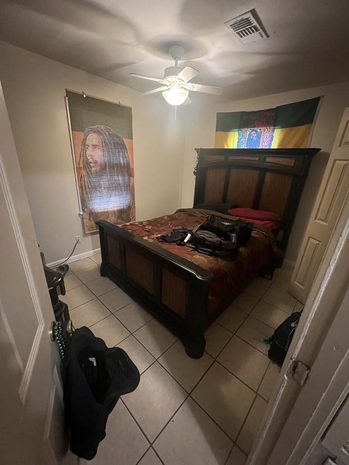 215 Sunset Drive - Photo 2 of 9